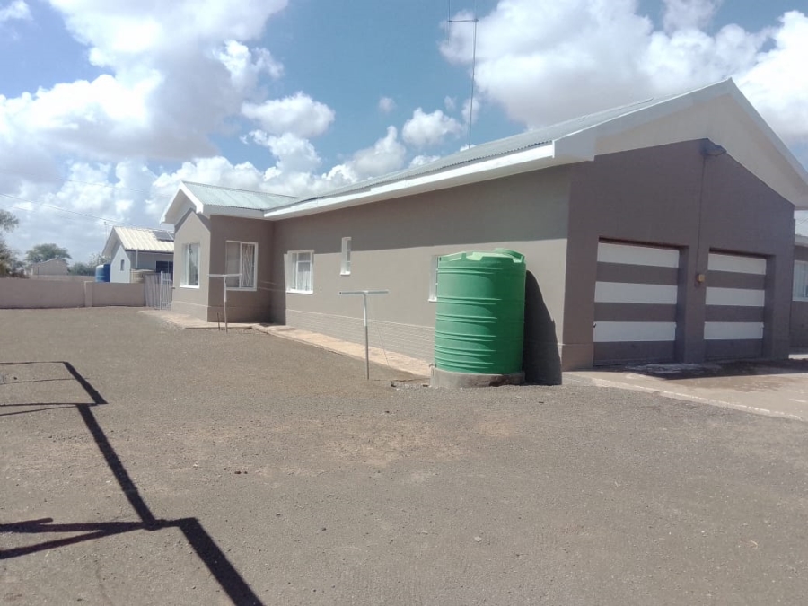 4 Bedroom Property for Sale in Brandvlei Northern Cape